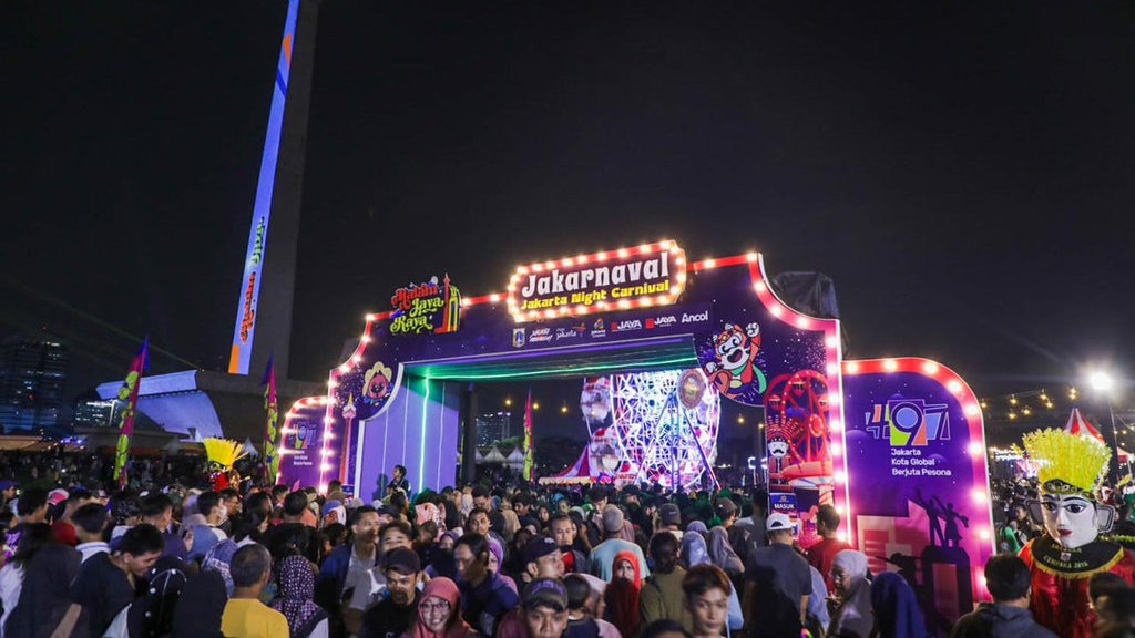 Gemerlap Malam Jaya Raya Jadi Hiburan Warga Jakarta Gemerlap Malam Jaya Raya Jadi Hiburan Warga Jakarta