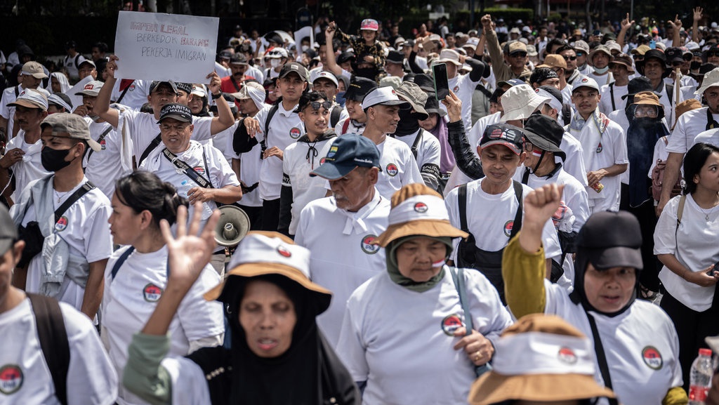 PHK Industri Tekstil, Bahlil: Akibat Relokasi & Penutupan Usaha PHK Industri Tekstil, Bahlil: Akibat Relokasi & Penutupan Usaha
