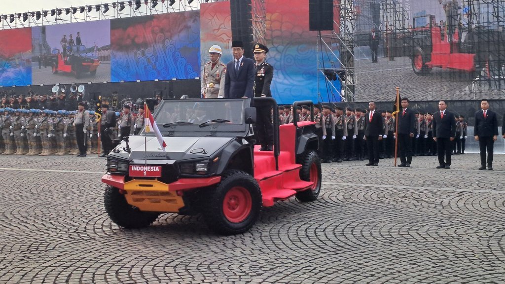 Jokowi Minta Polisi Makin Lincah Hadapi Kejahatan Transnasional Jokowi Minta Polisi Makin Lincah Hadapi Kejahatan Transnasional