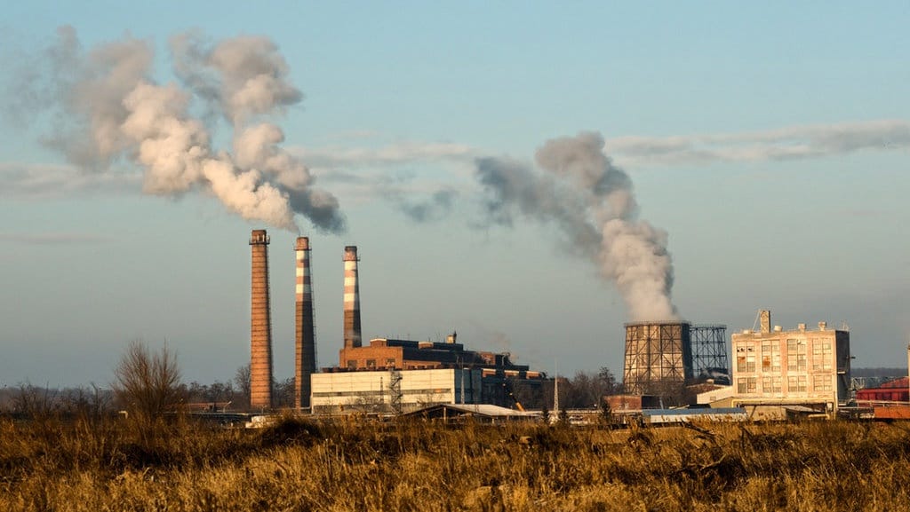 5 Cara Mengurangi Emisi Karbon & Langkah-Langkah Mengatasinya 5 Cara Mengurangi Emisi Karbon & Langkah-Langkah Mengatasinya