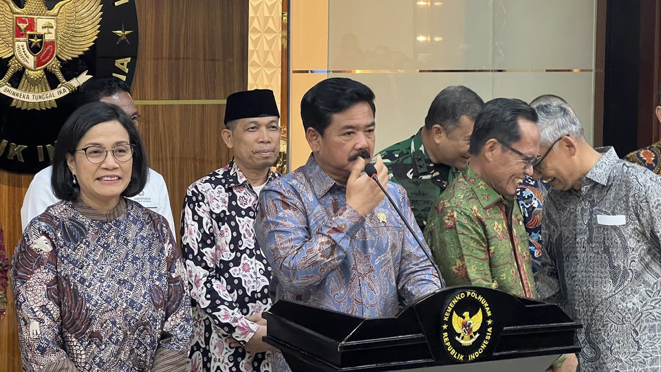 Menko Hadi Bagikan Aset BLBI Rp2,77 T ke Sembilan Kementerian Menko Hadi Bagikan Aset BLBI Rp2,77 T ke Sembilan Kementerian