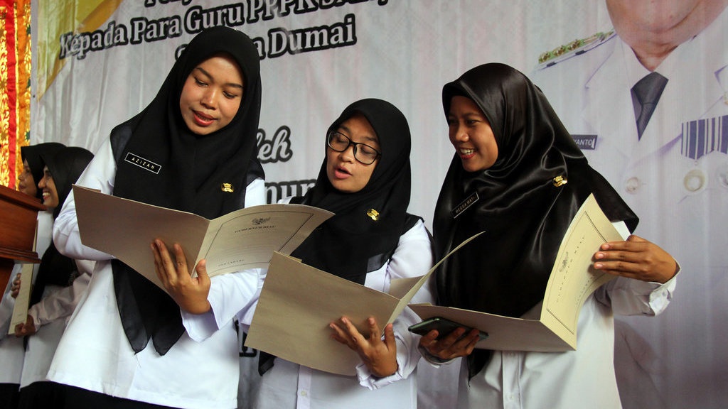 Daftar Program Hardiknas 2025: Ada Bantuan Honorer & Kuliah Guru