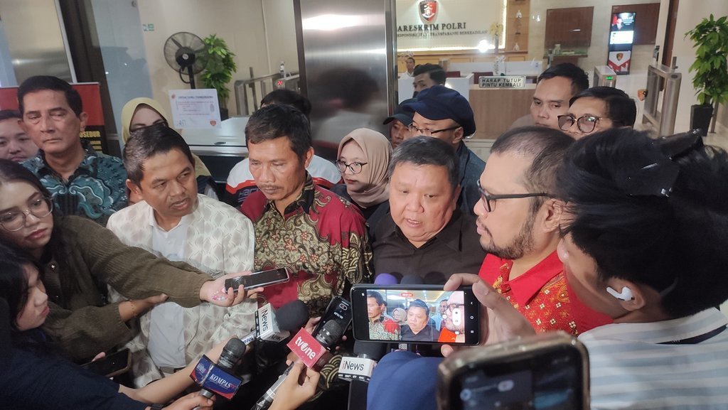 Profil Ito Sumardi yang Dituding Sebarkan Hoaks Iptu Rudiana Profil Ito Sumardi yang Dituding Sebarkan Hoaks Iptu Rudiana