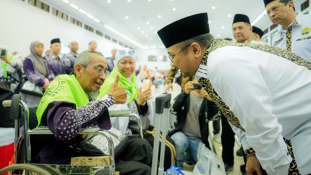 Sambut Kedatangan Jemaah Haji, Menag Ucapkan Maaf & Terima Kasih Sambut Kedatangan Jemaah Haji, Menag Ucapkan Maaf & Terima Kasih