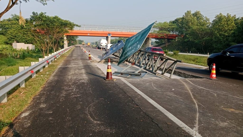 Korban Kecelakaan Bus di Tol Cipali: Satu Dosen Unpam Meninggal Korban Kecelakaan Bus di Tol Cipali: Satu Dosen Unpam Meninggal