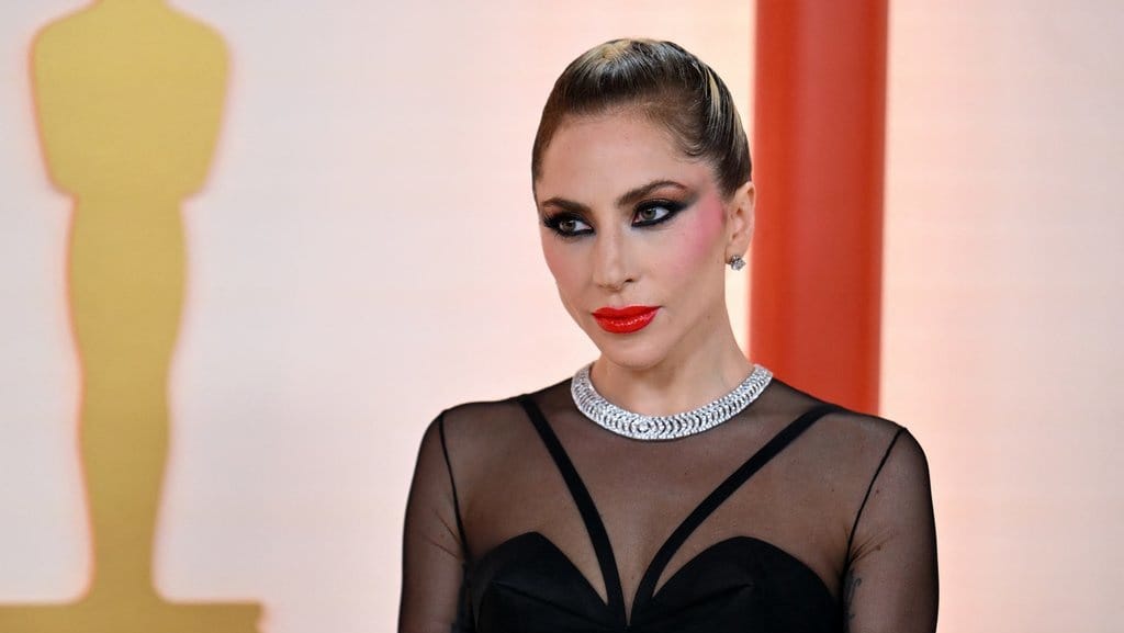 Lirik La Vie en Rose Dinyanyikan Gaga & Celine Dion di Olimpiade