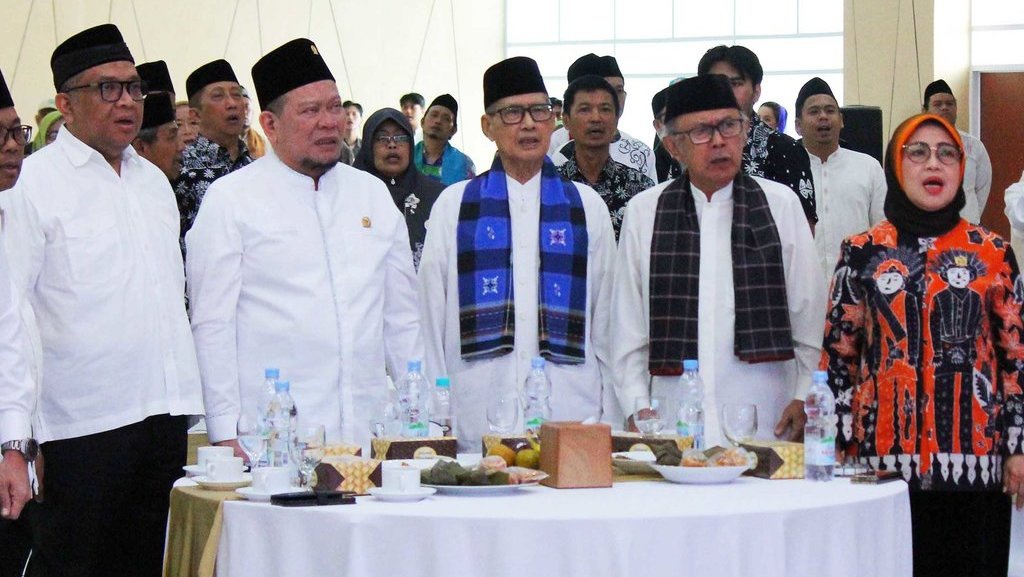 Mantan Sekjen Mengaku Tak Diundang dalam Acara Milad PBB ke-26 Mantan Sekjen Mengaku Tak Diundang dalam Acara Milad PBB ke-26