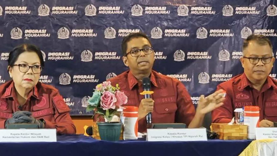 Imigrasi Tangkap 6 WNA yang Bekerja Pakai KITAS Investor di Bali Imigrasi Tangkap 6 WNA yang Bekerja Pakai KITAS Investor di Bali