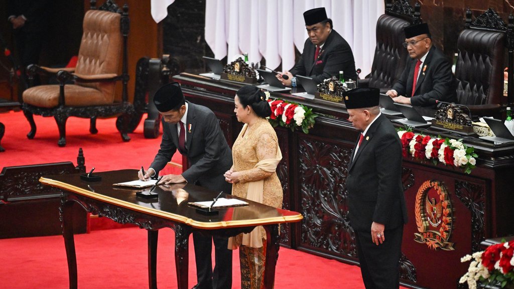 Defisit APBN 2025 Terlalu Moderat di Tengah Program Makan Gratis Defisit APBN 2025 Terlalu Moderat di Tengah Program Makan Gratis