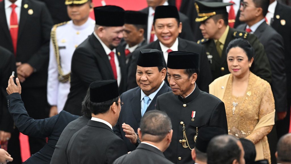 Taktik Prabowo Susun Kabinet: Oposisi Dirangkul untuk Dilemahkan Taktik Prabowo Susun Kabinet: Oposisi Dirangkul untuk Dilemahkan