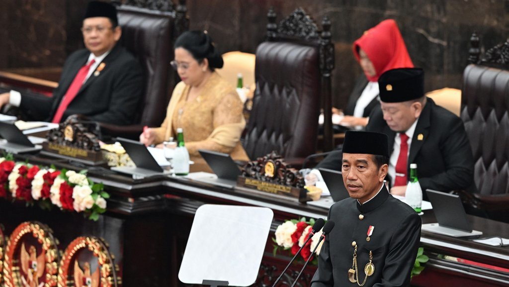 Jokowi Banggakan KUHP Baru: Upaya Modernisasi Hukum Indonesia Jokowi Banggakan KUHP Baru: Upaya Modernisasi Hukum Indonesia