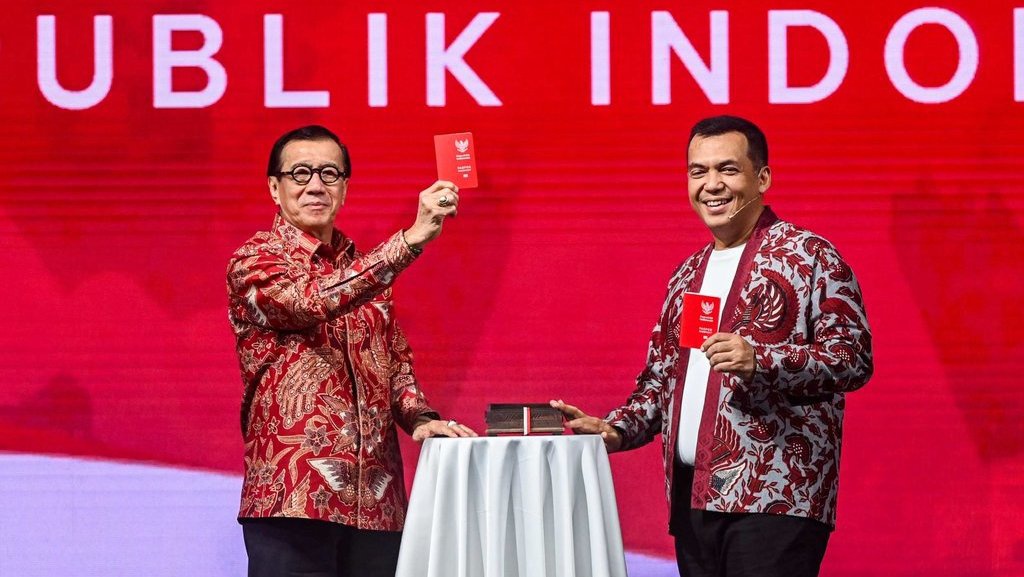 Wajah Baru Paspor Indonesia: Warna Merah Putih, Berlaku 2025 Wajah Baru Paspor Indonesia: Warna Merah Putih, Berlaku 2025