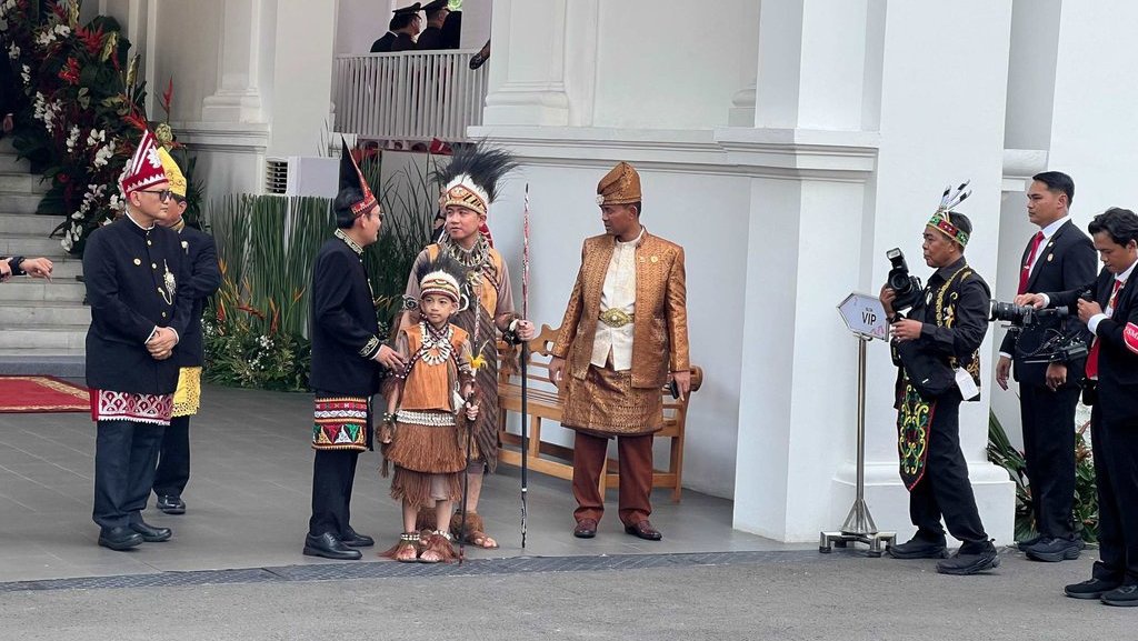 Wapres Tiba di Istana Merdeka, Disambut Gibran dan Selvi Wapres Tiba di Istana Merdeka, Disambut Gibran dan Selvi
