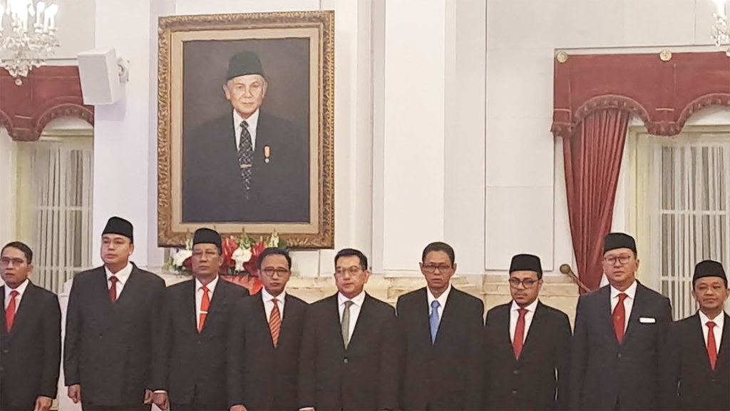 Jokowi Lantik Stafsus Prabowo Angga Raka Jadi Wamenkominfo Jokowi Lantik Stafsus Prabowo Angga Raka Jadi Wamenkominfo