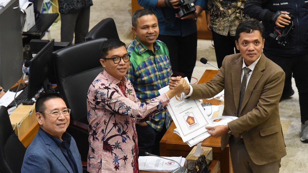 Kebut Revisi UU Pilkada, DPR Beri Contoh Buruk dalam Berhukum
