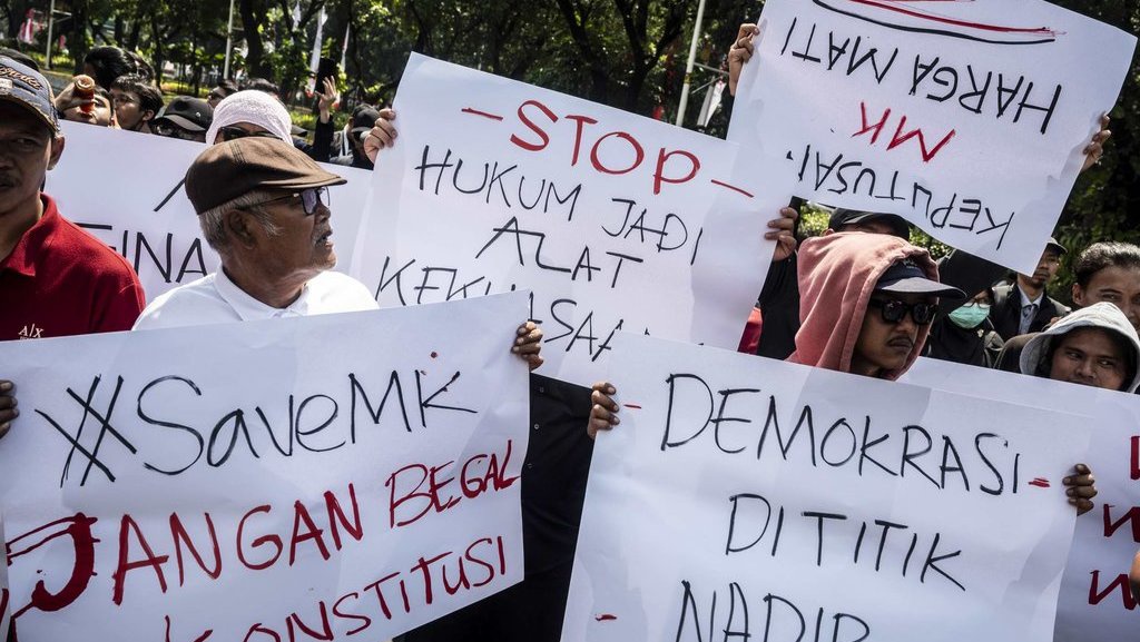 Wacana DPR Mengevaluasi MK, Pembegalan Konstitusi Jilid II? Wacana DPR Mengevaluasi MK, Pembegalan Konstitusi Jilid II?