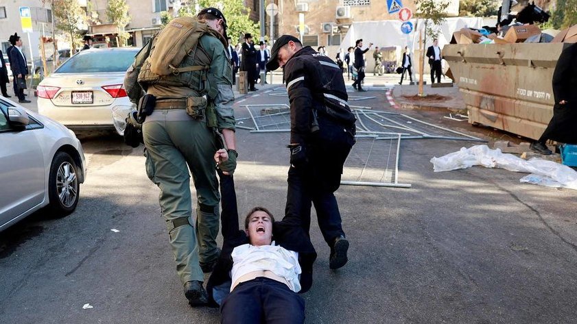 Apa Itu Yahudi Ultra-Ortodoks & Mengapa Dianiaya Polisi Israel? Apa Itu Yahudi Ultra-Ortodoks & Mengapa Dianiaya Polisi Israel?