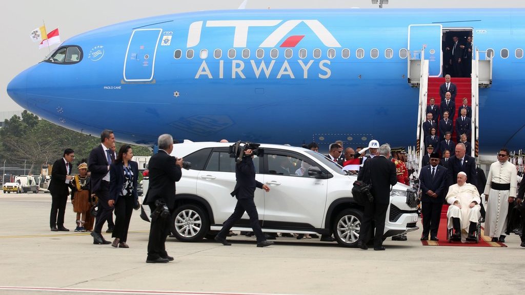 Teladan Kesederhanaan Paus Fransiskus bagi Pejabat Indonesia Teladan Kesederhanaan Paus Fransiskus bagi Pejabat Indonesia