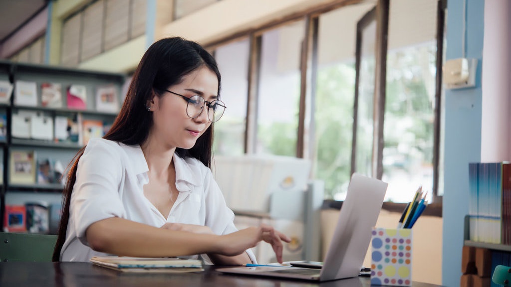 Pengertian Postmodernisme, Sejarah, dan Tokoh-Tokohnya