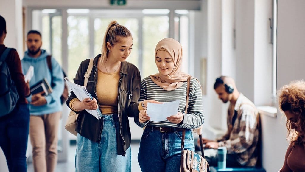 15 Sekolah Paling Berprestasi di Indonesia versi Puspresnas 15 Sekolah Paling Berprestasi di Indonesia versi Puspresnas