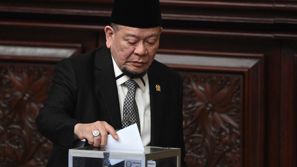 Anggota DPD RI Soroti Pelanggaran Konsesi Reklamasi oleh Pelindo Anggota DPD RI Soroti Pelanggaran Konsesi Reklamasi oleh Pelindo