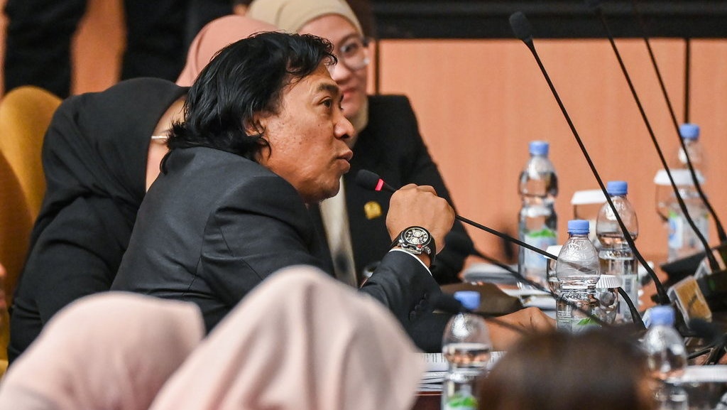 Komeng Jelaskan Penempatan di Komite II DPD Usai Jadi Sorotan Komeng Jelaskan Penempatan di Komite II DPD Usai Jadi Sorotan