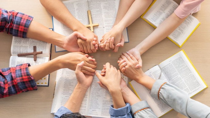 25 Ayat Alkitab untuk Orang Sakit yang Bermakna dan Menyentuh 25 Ayat Alkitab untuk Orang Sakit yang Bermakna dan Menyentuh