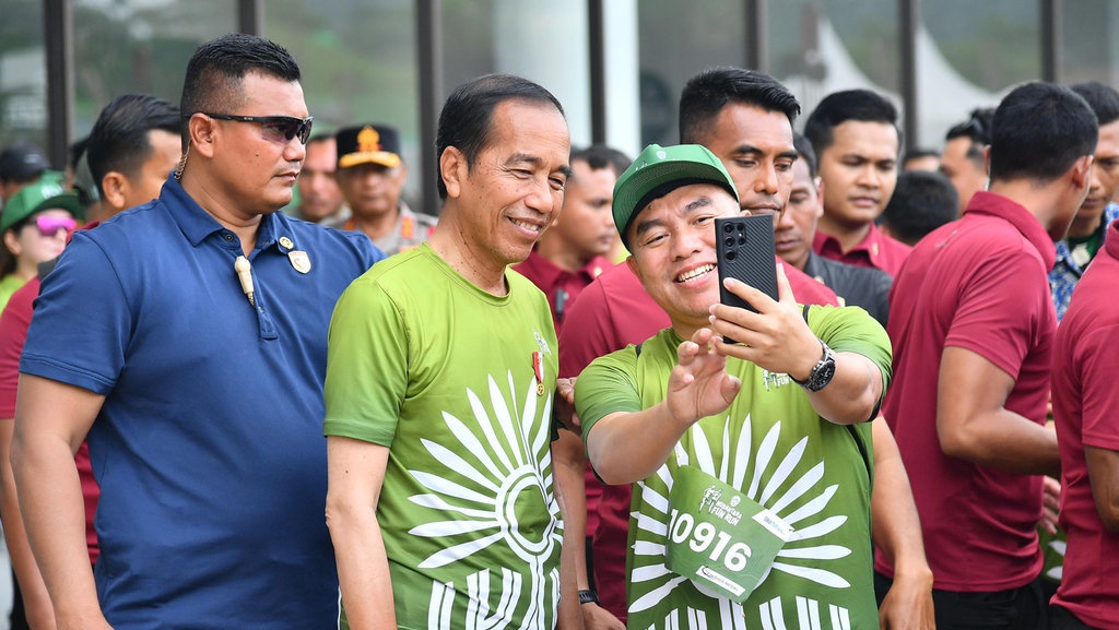 Mensesneg Pastikan Jokowi Hadir di Pelantikan Prabowo-Gibran Mensesneg Pastikan Jokowi Hadir di Pelantikan Prabowo-Gibran