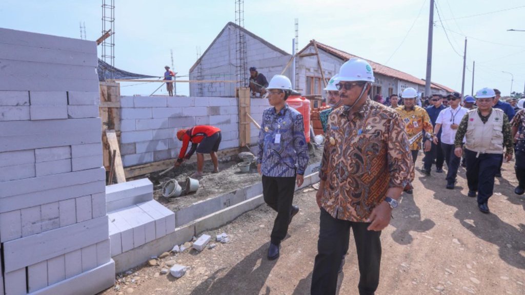 Ikhtiar Pemprov Jateng Lindungi Warga Pesisir dari Banjir Rob Ikhtiar Pemprov Jateng Lindungi Warga Pesisir dari Banjir Rob
