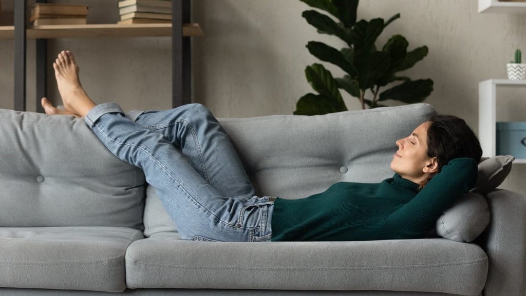 Studi: Memilih Rebahan di Akhir Pekan Bisa Menjaga Kesehatanmu! Studi: Memilih Rebahan di Akhir Pekan Bisa Menjaga Kesehatanmu!