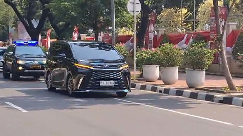 Surya Paloh Temui Prabowo, Ketua Nasdem Bantah Minta Jatah Kursi Surya Paloh Temui Prabowo, Ketua Nasdem Bantah Minta Jatah Kursi