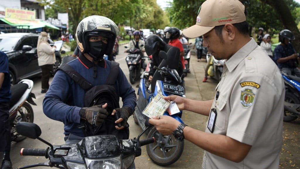 Ini 2 Pajak Baru untuk Kendaraan Bermotor yang Berlaku di 2025 Ini 2 Pajak Baru untuk Kendaraan Bermotor yang Berlaku di 2025
