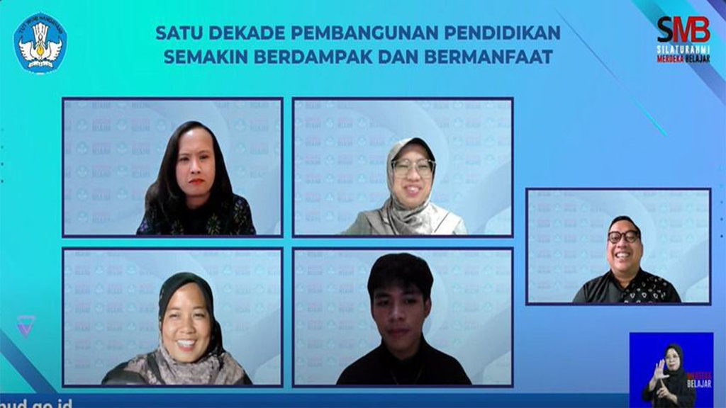 Satu Dekade Pembangunan Pendidikan, Lebih Berdampak & Bermanfaat Satu Dekade Pembangunan Pendidikan, Lebih Berdampak & Bermanfaat