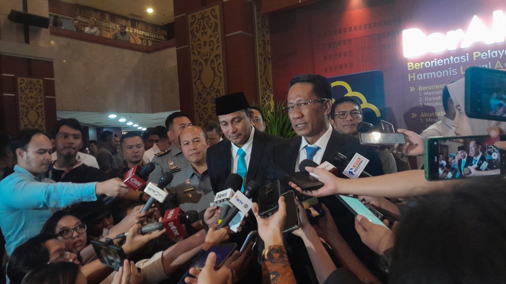 Menkum Diminta Prabowo Kaji Ulang UU demi Indonesia Emas 2045 Menkum Diminta Prabowo Kaji Ulang UU demi Indonesia Emas 2045