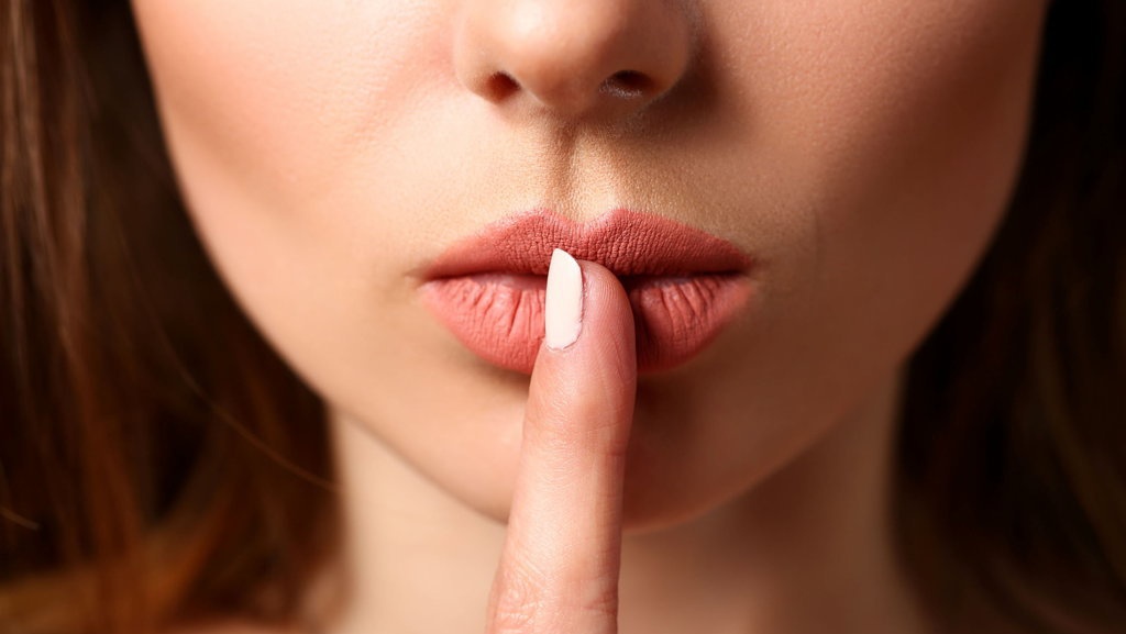 5 Rekomendasi Lipstik Warna Peach Agar Kulit Terlihat Cerah