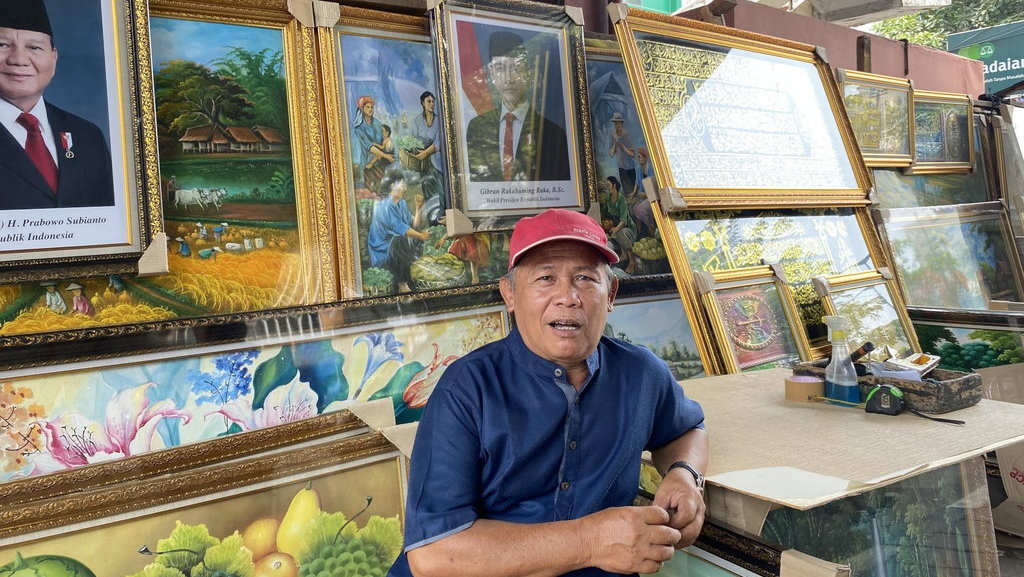 Pemimpin Baru Datang, Pedagang Pigura di Pasar Baru Panen Uang Pemimpin Baru Datang, Pedagang Pigura di Pasar Baru Panen Uang