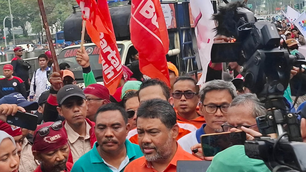 Demo Buruh di Jakarta Tuntut UMP 2025 Naik hingga 10 Persen Demo Buruh di Jakarta Tuntut UMP 2025 Naik hingga 10 Persen