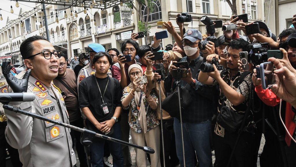 Polisi Beberkan Pengendali Satelit Pemantau Situs Judol Komdigi Polisi Beberkan Pengendali Satelit Pemantau Situs Judol Komdigi