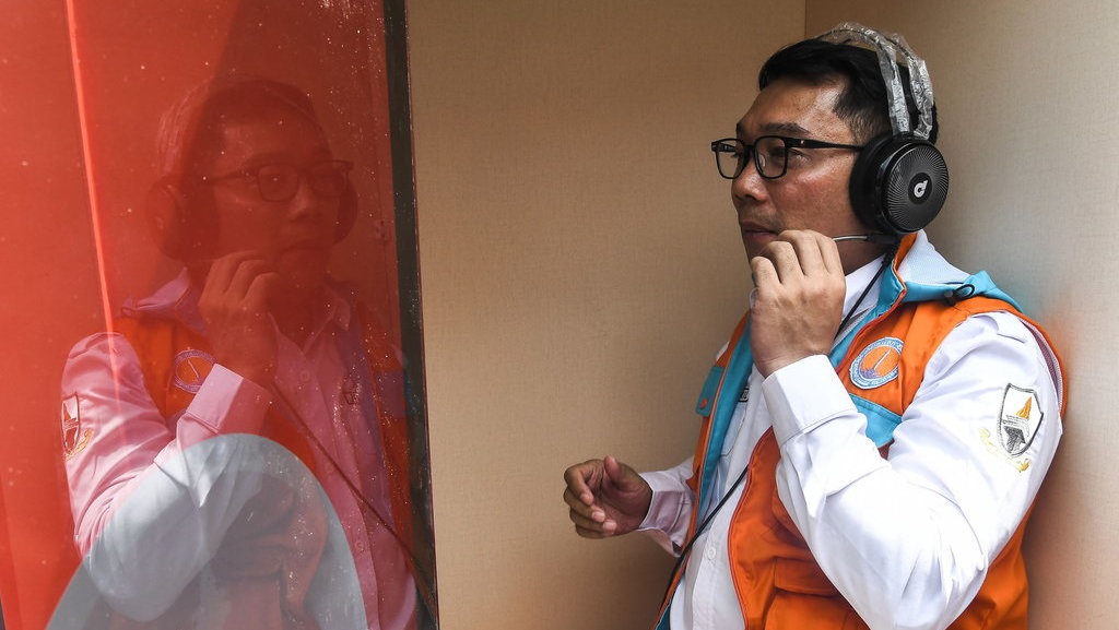 Klarifikasi Ridwan Kamil soal Isu Selingkuh dengan Lisa Mariana Klarifikasi Ridwan Kamil soal Isu Selingkuh dengan Lisa Mariana