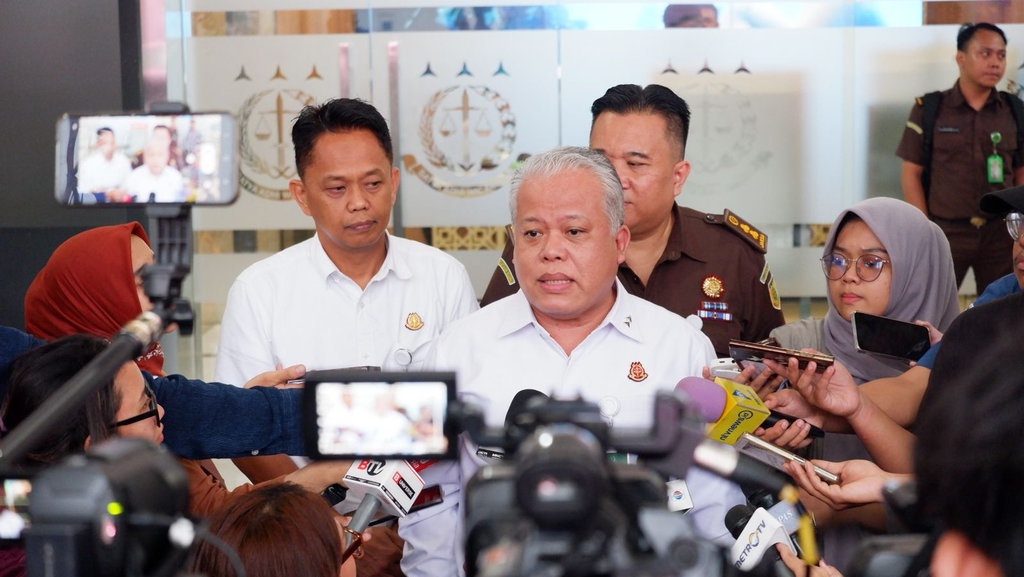 Kejagung Periksa Panitera Pengganti PN Surabaya soal Suap Hakim