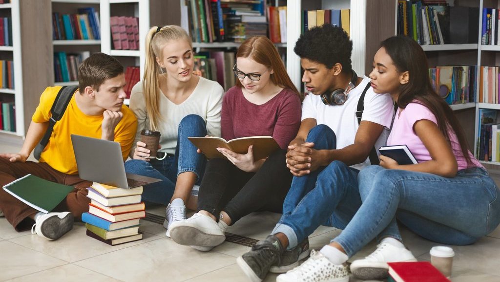 Mengenal Readathon dan Manfaat Membaca Marathon Menurut Studi Mengenal Readathon dan Manfaat Membaca Marathon Menurut Studi