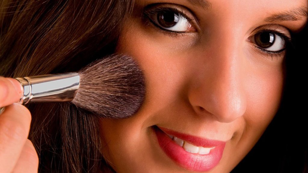 10 Warna Blush On untuk Kulit Sawo Matang yang Bikin Segar 10 Warna Blush On untuk Kulit Sawo Matang yang Bikin Segar