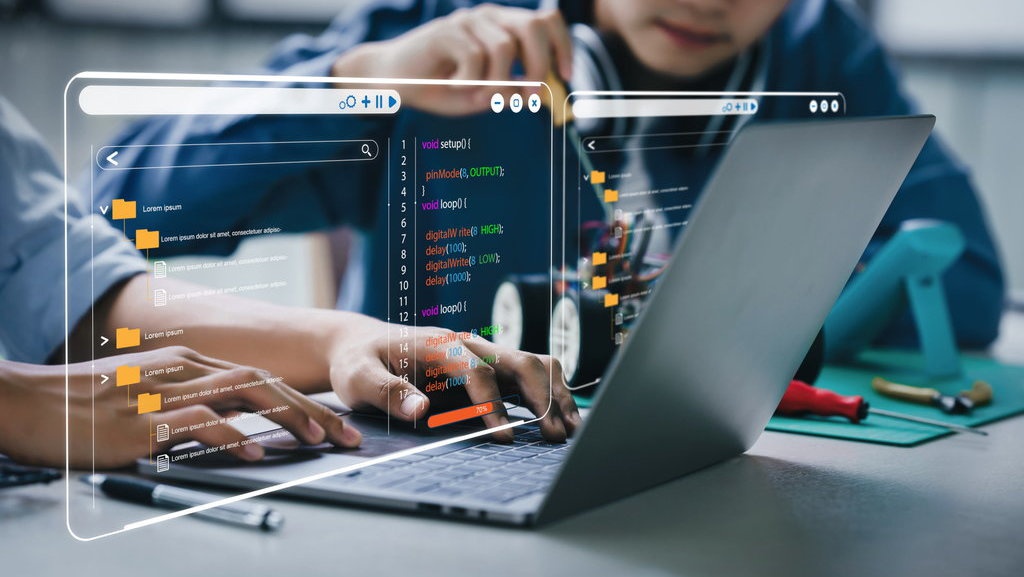 Arti Coding, Konsep Dasar, dan Manfaatnya untuk Anak Arti Coding, Konsep Dasar, dan Manfaatnya untuk Anak