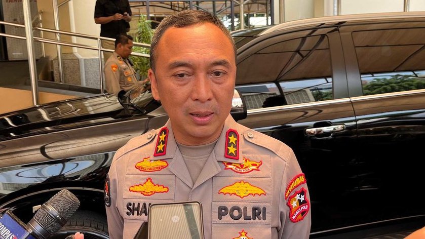 Polri Bantah Wajibkan Jurnalis Asing Miliki Surat Kepolisian Polri Bantah Wajibkan Jurnalis Asing Miliki Surat Kepolisian