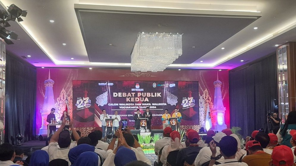 Debat Pilwalkot Yogyakarta: Para Paslon Bahas Pemerataan Ekonomi Debat Pilwalkot Yogyakarta: Para Paslon Bahas Pemerataan Ekonomi