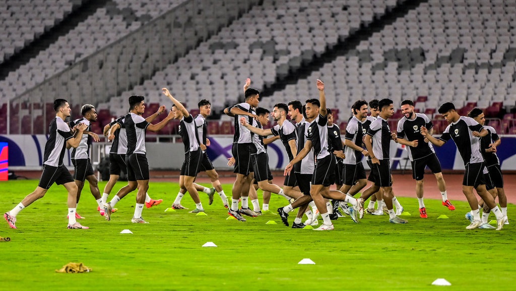 Apakah Naturalisasi Pemain Timnas Indonesia Mulai Kebablasan? Apakah Naturalisasi Pemain Timnas Indonesia Mulai Kebablasan?