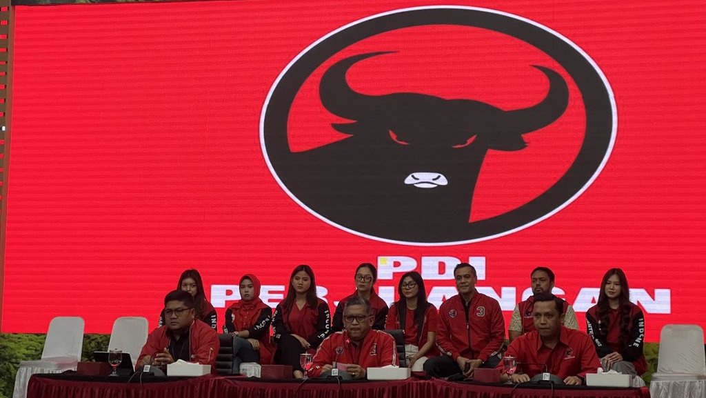 Hasto Akui Hubungan PDIP dengan Anies Baswedan Makin Erat Hasto Akui Hubungan PDIP dengan Anies Baswedan Makin Erat