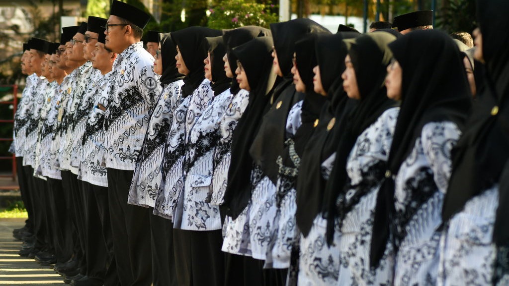 MenpanRB Pastikan Pemerintah Siapkan Gaji ke-13 dan THR ASN MenpanRB Pastikan Pemerintah Siapkan Gaji ke-13 dan THR ASN