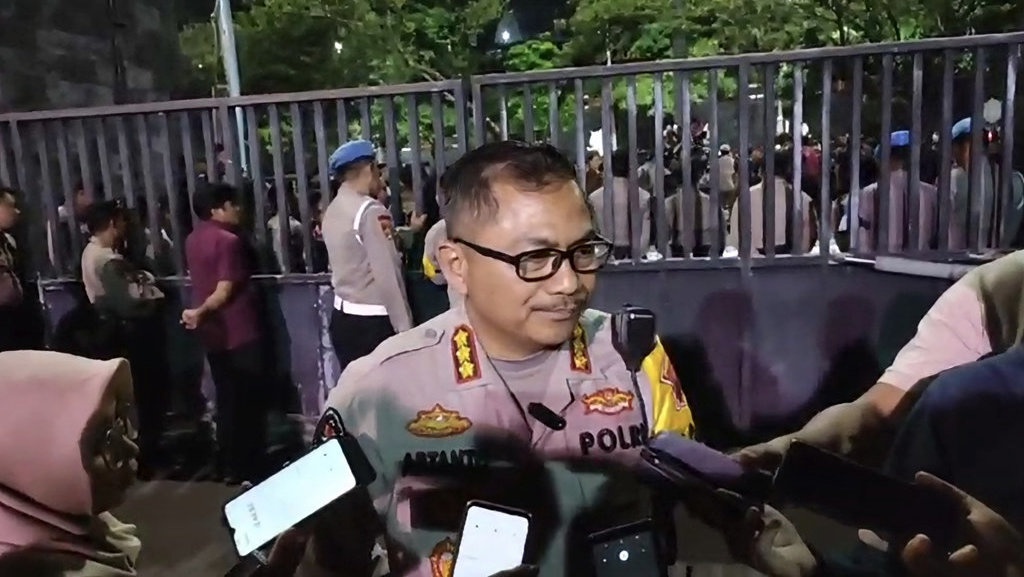 Polisi Gelar Pra-Rekonstruksi Penembakan Siswa SMK Semarang Polisi Gelar Pra-Rekonstruksi Penembakan Siswa SMK Semarang