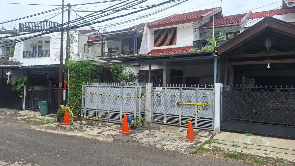 Polisi Periksa Ibu MAS Terkait Peristiwa Pembunuhan Lebak Bulus Polisi Periksa Ibu MAS Terkait Peristiwa Pembunuhan Lebak Bulus